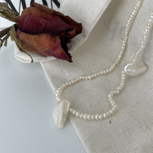 Feather Baroque pearl necklace