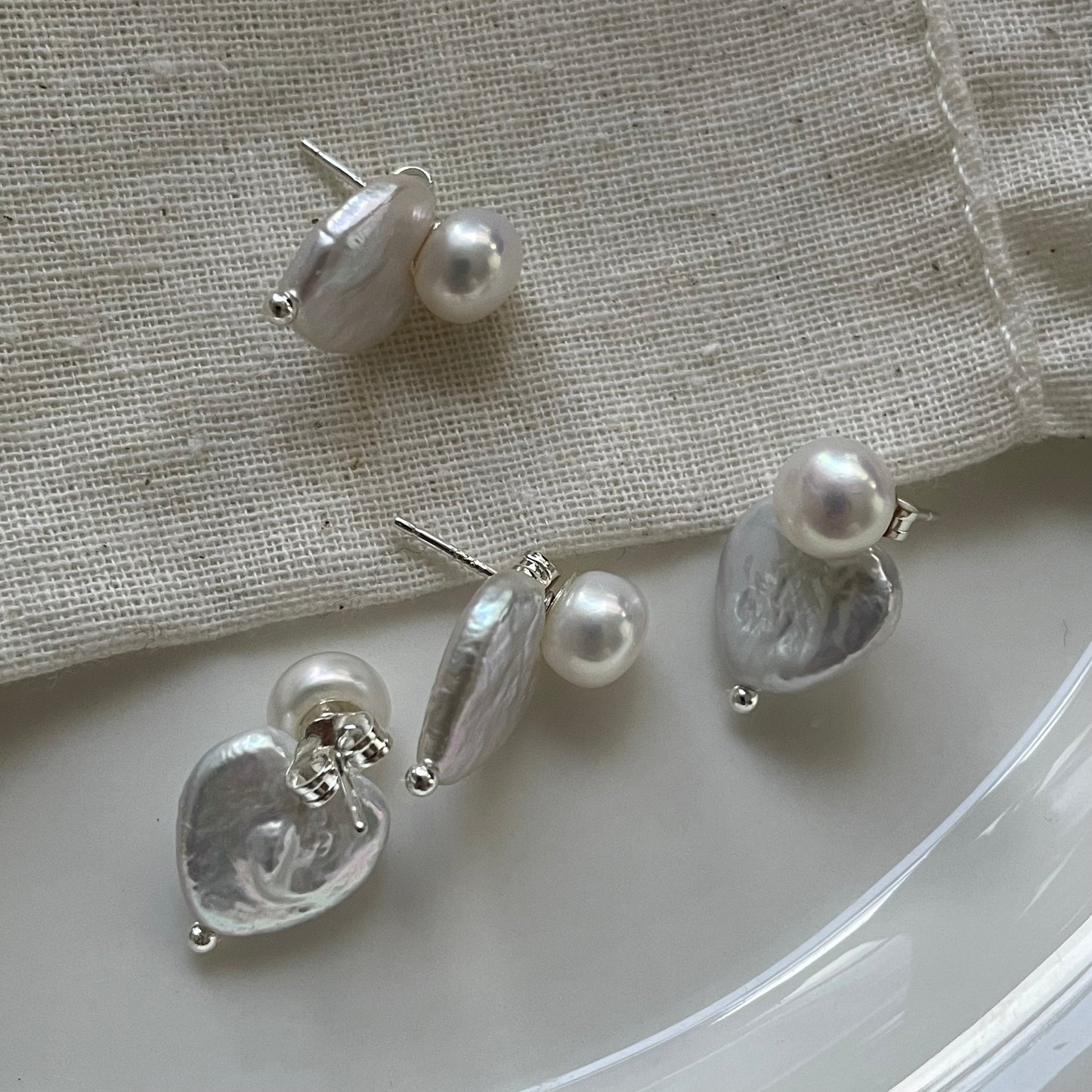 Baroque bread pearl earrings in the shape of a heart