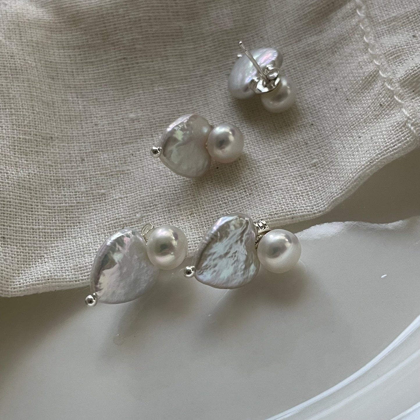 Baroque bread pearl earrings in the shape of a heart