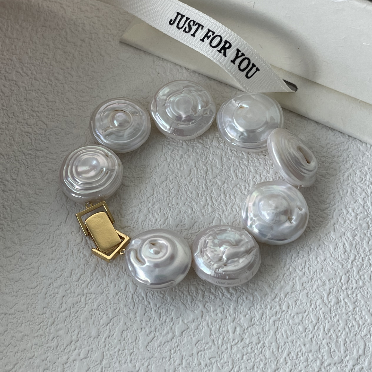 Roman Holiday natural Baroque pearl bracelet