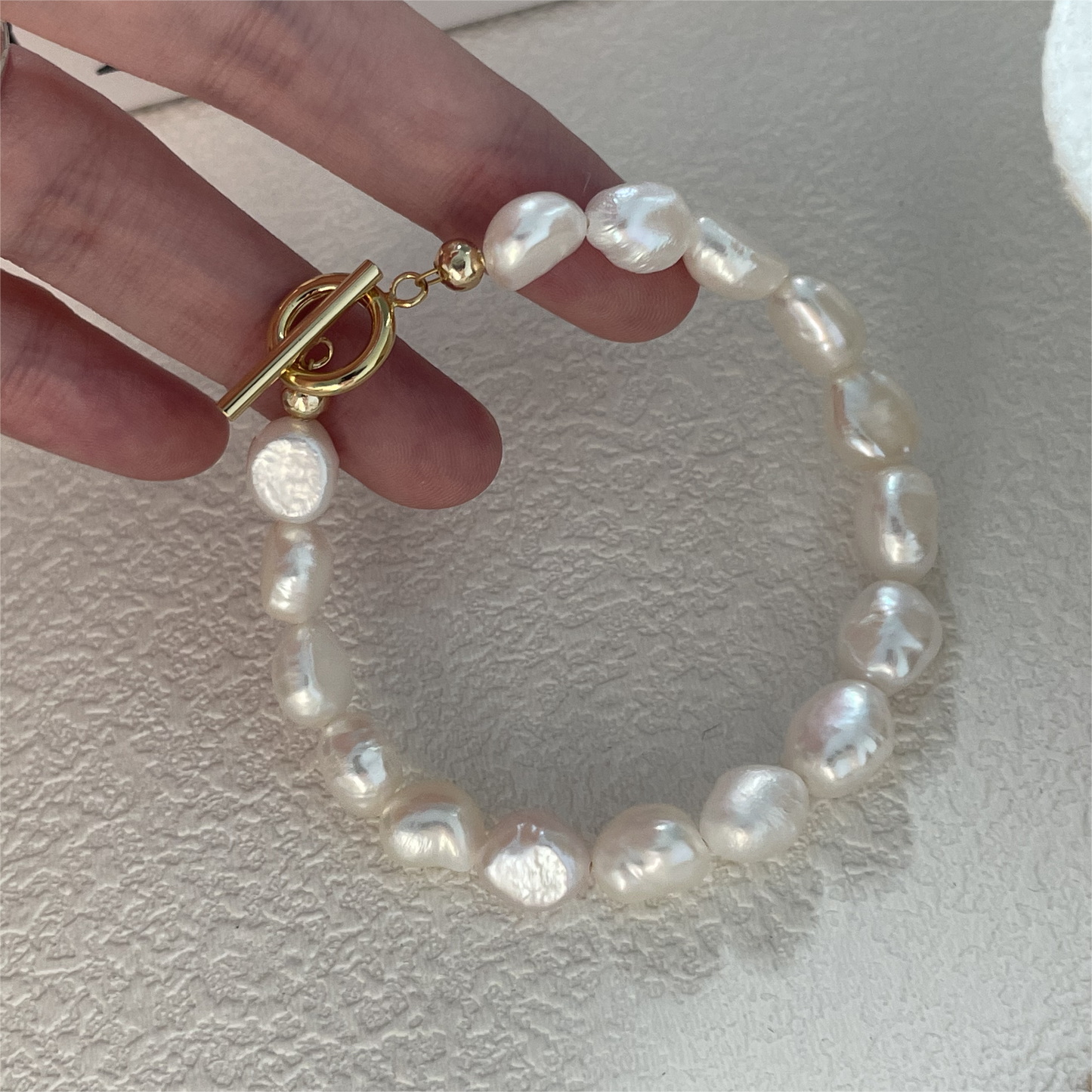 Fashion twist Baroque pearl bracelet