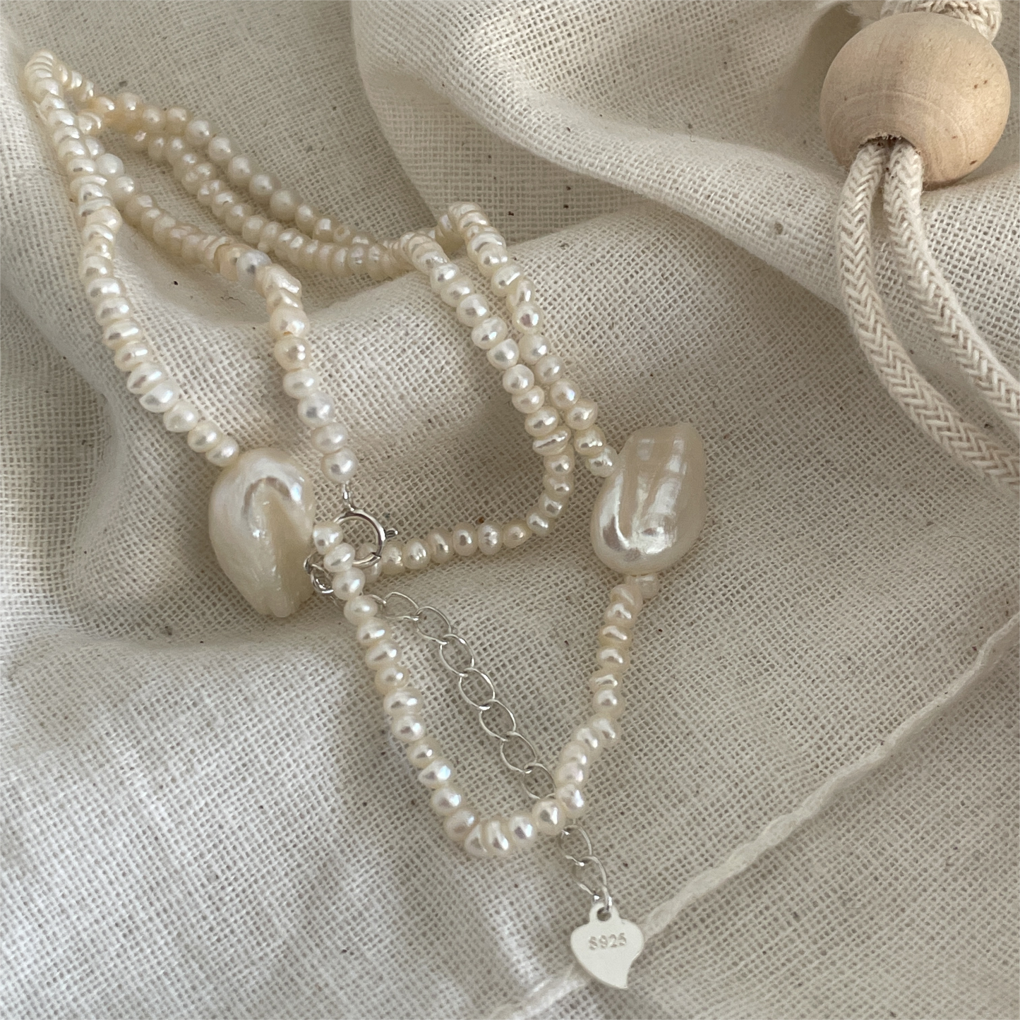 Feather Baroque pearl necklace